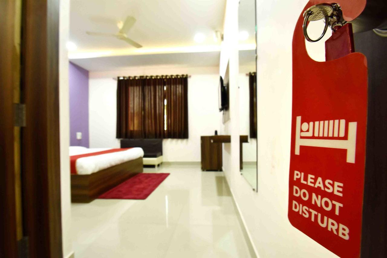 Hotel Hori Palace Uddzsaín Kültér fotó
