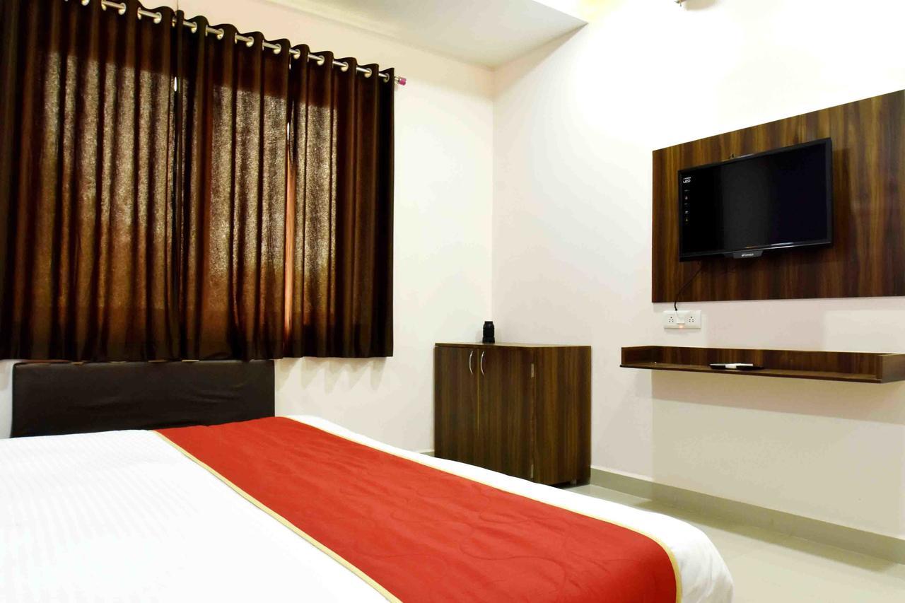 Hotel Hori Palace Uddzsaín Kültér fotó