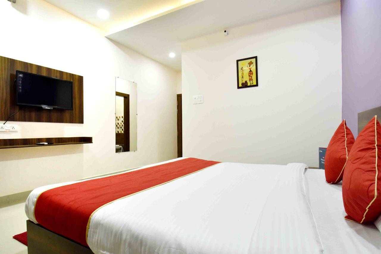 Hotel Hori Palace Uddzsaín Kültér fotó